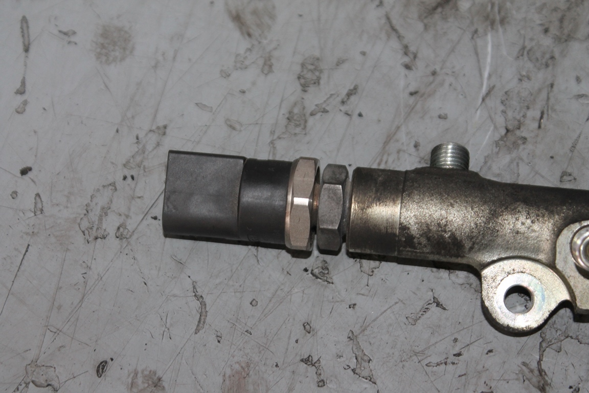 Давление в рампе мерседес вито. Давление в рампе мерседес вито. Давление в рампе мерседес вито. Клапан регулятор давления мерседес om642. Mercedes-benz vito 211 датчик давления топлива.