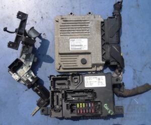 Блок управления двигателем комплект Fiat Grande Punto 1.3MJet 2005 51781569 15525