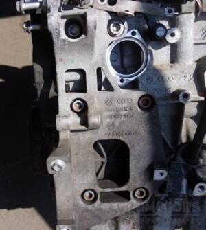 Кронштейн генератора і компресора кондиціонера VW Passat 2.0 16V FSI (B6) 2005-2010 06F903143F 17487