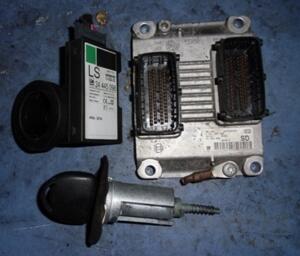 Блок управления двигателем комплект Opel Corsa 1.2 16V (C) 2000-2006 0261207962 22136