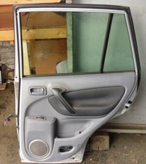 Замок двери задний правый электр Toyota Rav 4 2000-2005 23175