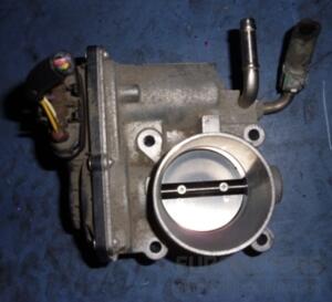 Дроссельная заслонка электро Toyota Yaris 1.33 16V 2006-2011 2203047010 23273