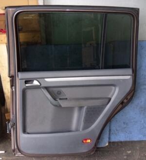 Замок двери задний правый электр VW Touran 2010-2015 23332