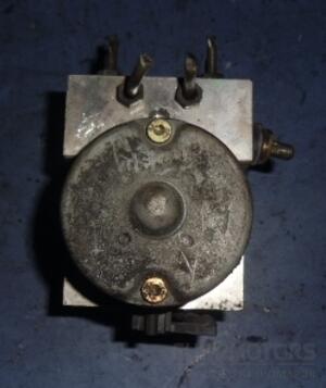 Блок ABS Nissan Primera 2.0 16V (P11) 1996-2002 476609F600 28438