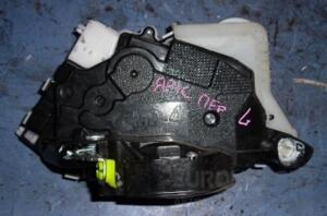 Замок двери передний левый электр Toyota Yaris 2006-2011 690400D140 30760