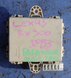 Блок предохранителей багажник Lexus RX 2003-2009 35737