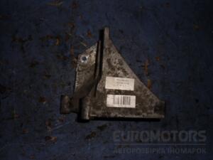 Кронштейн двигуна Renault Trafic 2.5dCi 2001-2014 8200686637 41690