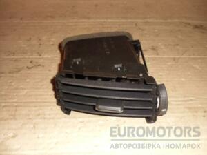 Дефлектор воздушный центральный правый Toyota Corolla Verso 2004-2009 6556444010 41825