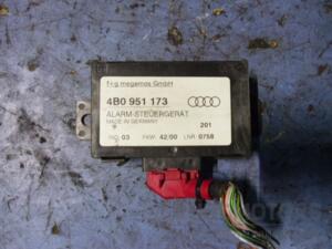 Блок управління сигналізатора руху в салоні Audi A6 (Allroad quattro C5) 2000-2005 4B0951173 45259