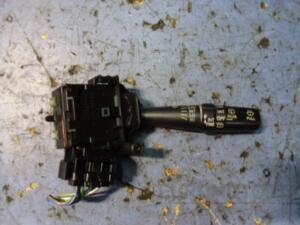 Підрульовий перемикач правий Toyota Avensis Verso 2001-2009 8465228640 46656