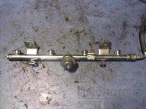 Паливна рейка (без датчика) Ford C-Max 1.8 16V, 2.0 16V 2003-2010 4M8G9D280AA 47425