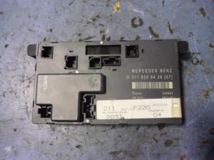 Блок комфорта двери передней правой Mercedes E-class (W211) 2002-2009 2118200426 52472