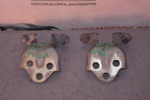 Петля двери правой комплект Mitsubishi Space Star 1998-2004 61385