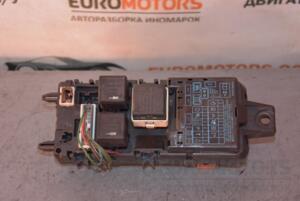 Блок предохранителей Mitsubishi Space Star 1998-2004 MR318828 61387