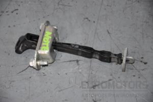 Ограничитель двери передний правый Nissan Note (E11) 2005-2013 68136