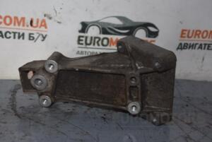 Кронштейн двигуна правий Mercedes Sprinter 2.7cdi (901/905) 1995-2006 A6122230004 72059