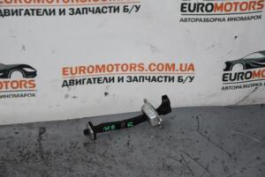Обмежувач двері передній правий Hyundai Santa FE 2006-2012 77526