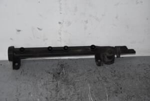 Топливная рейка (без датчика) VW Golf 1.6 8V (IV) 1997-2003 06A133317AN 81327