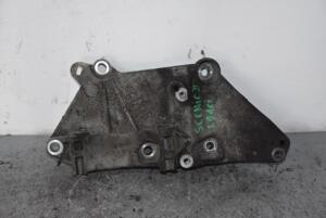 Кронштейн крепления генератора Renault Scenic 1.9dCi (II) 2003-2009 8200100148 82364