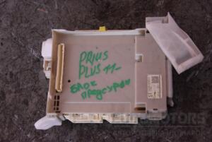 Блок предохранителей Toyota Prius Plus (ZVW40/41) 2011 8273047420 92040
