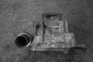 Корпус термостата Kia Sorento 3.5 V6 2002-2009 2562239800 93304
