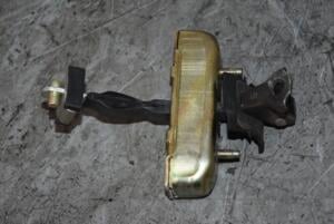 Ограничитель крышки багажника Toyota Yaris Verso 1999-2005 94985