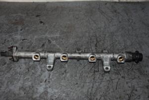 Топливная рейка (без датчика) Hyundai Getz 1.4 16V 2002-2010 97717