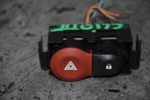 Кнопка аварійки Renault Clio (III) 2005-2012 8200214896A 98523