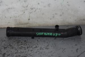 Патрубок системы охлаждения Seat Ibiza 1.4 16V 2008-2017 032121065H 100386