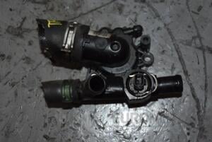 Корпус термостата Renault Trafic 2.0dCi 2001-2014 8200656420 100796