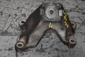 Кронштейн двигателя левый Audi A6 2.4 24V (C6) 2004-2011 4F0199307M 100939