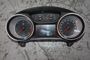 Панель приборов АКПП Opel Astra (K) 2015 175597137 101082
