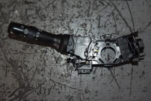 Підрульовий перемикач правий Toyota Verso 2009-2018 103720