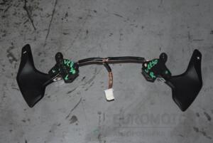 Пелюстка перемикання передач лівий Toyota Verso 2009-2018 103957