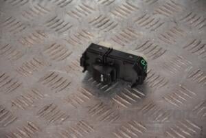 Кнопка склопідіймача Toyota Avensis Verso 2001-2009 8403044020 114447