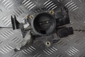 Дросельна заслінка механ Toyota Yaris 1.0 12V 2006-2011 115379