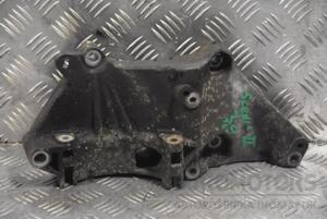 Кронштейн кріплення генератора Renault Scenic 2.0 16V (II) 2003-2009 8200100148 140290