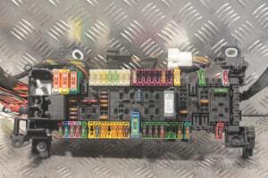 Блок запобіжників Mercedes B-class (W246) 2012 A2465400240 135301