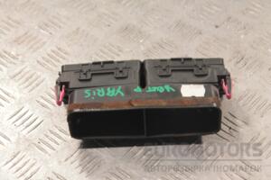 Дефлектор повітряний центральний Toyota Yaris 2006-2011 136566