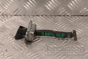 Обмежувач двері передній правий Toyota Yaris 2006-2011 136758