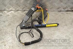 Преднатяжитель ременя безпеки передній правий з піропатроном Opel Meriva 2003-2010 13130378 178839