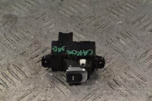 Кнопка стеклоподъемника задняя Kia Carens 2013 93580A4010 196709