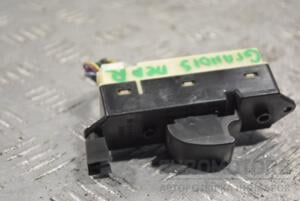 Кнопка склопідіймача задні праві Mitsubishi Grandis 2004-2010 8608A023 219926