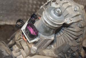Моторчик роздавальної коробки (дефект) VW Touareg 3.0tdi 2002-2010 239126