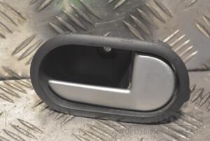 Ручка двері внутрішня задня права Ford Fusion 2002-2012 2S61A22600AGW 250251
