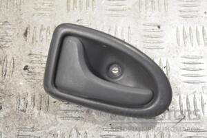 Ручка двери внутренняя задняя распашная левая Opel Vivaro 2001-2014 7700423887 258104
