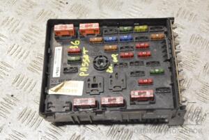 Блок предохранителей VW Passat (B6) 2005-2010 3C0937125 261281