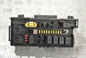 Блок предохранителей Jeep Grand Cherokee 2005-2010 04692087AB 270990