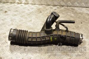 Патрубок повітряного фільтра Renault Duster 1.6 16V 2010 165788368R 281569