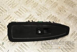 Кнопка стеклоподъемника передняя правая BMW 3 (F30/F31) 2012-2019 9208107 286808